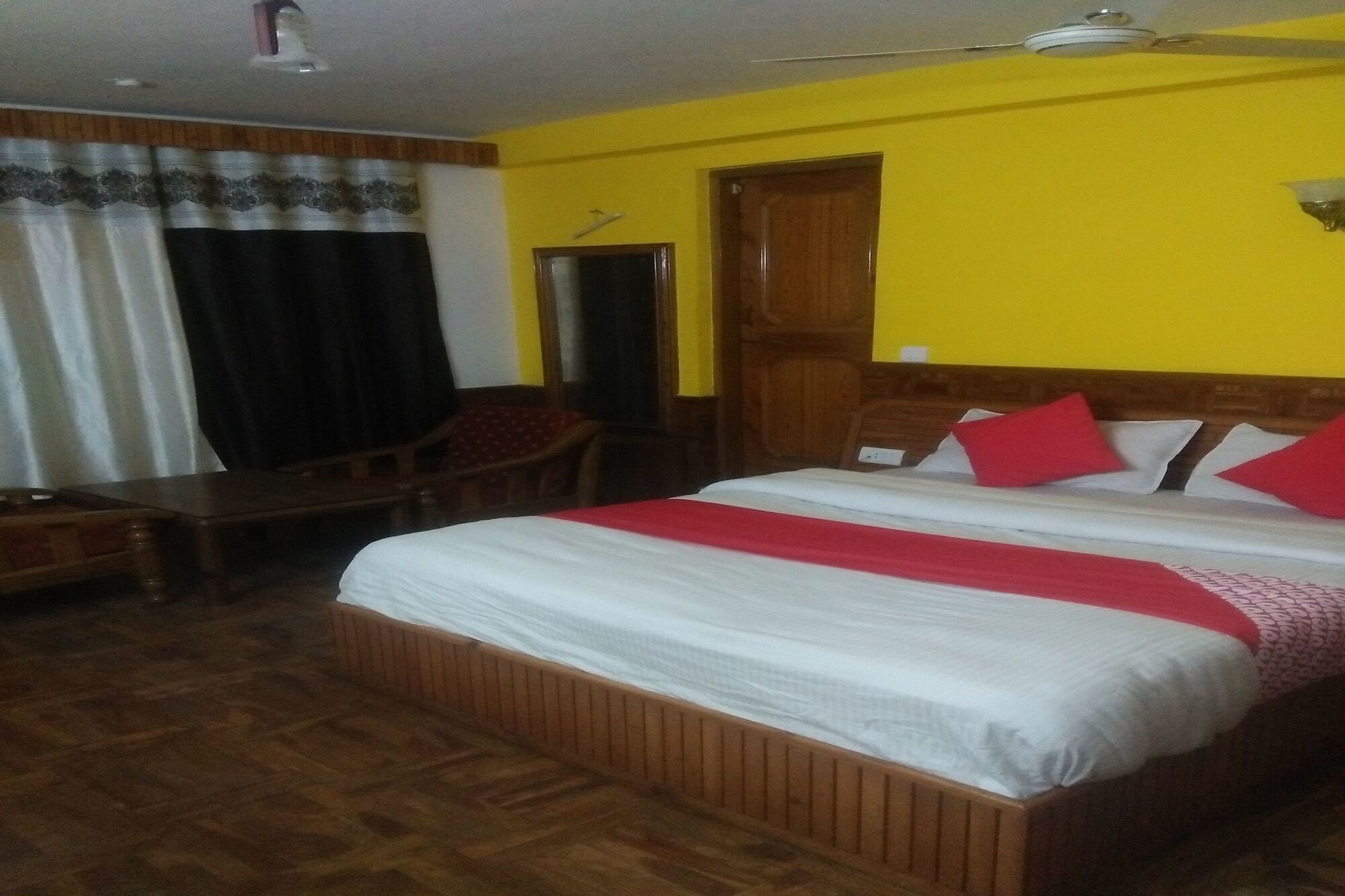 Hotel Rajhans Manali Manāli Exterior foto
