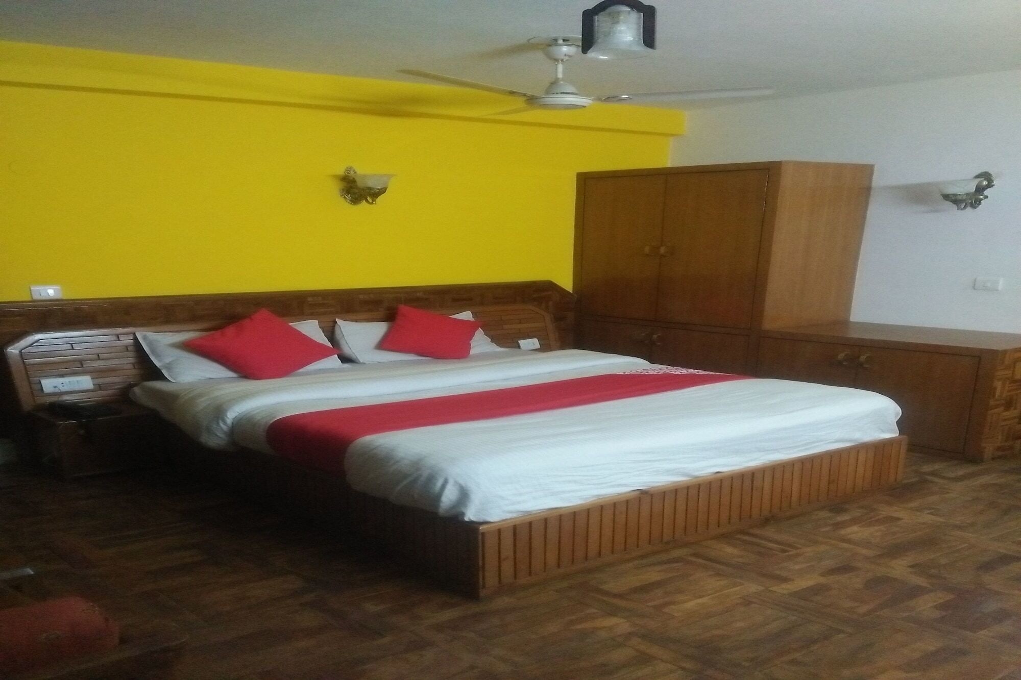 Hotel Rajhans Manali Manāli Exterior foto